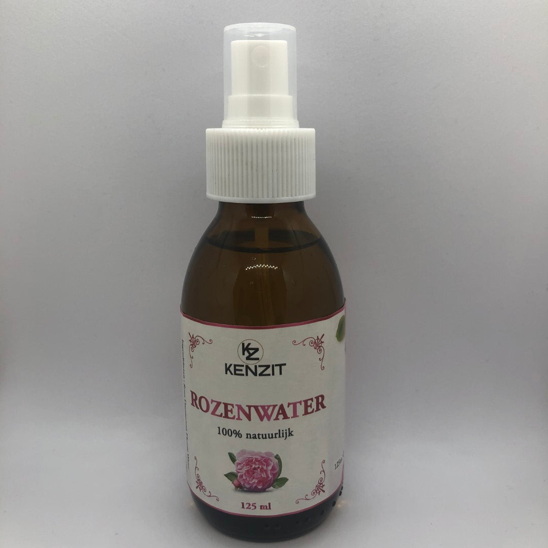 Natuurlijke rozenwater. Marokkaanse rozenwater